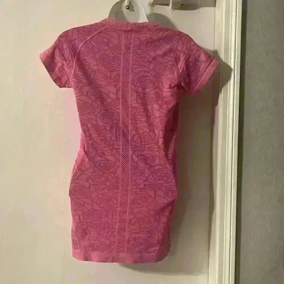 Lululemon shirt - Picture 2 of 6